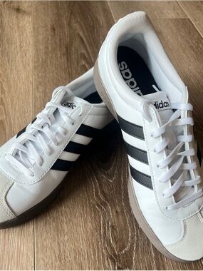 Adidas VL Court Base Sneakers White Black Gum Sole Women’s 7.5 Casual Classic